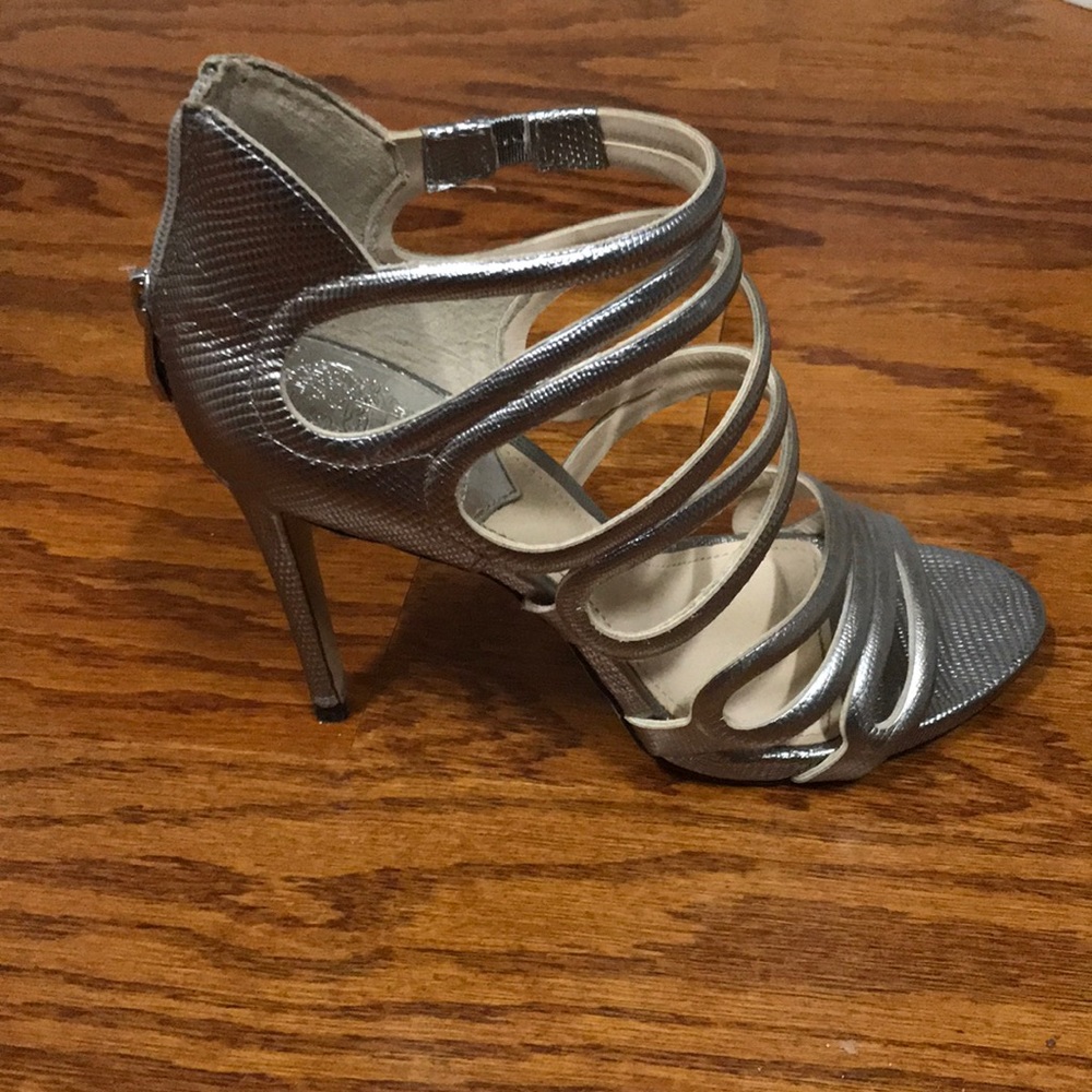 VINCE CAMUTO strappy heels